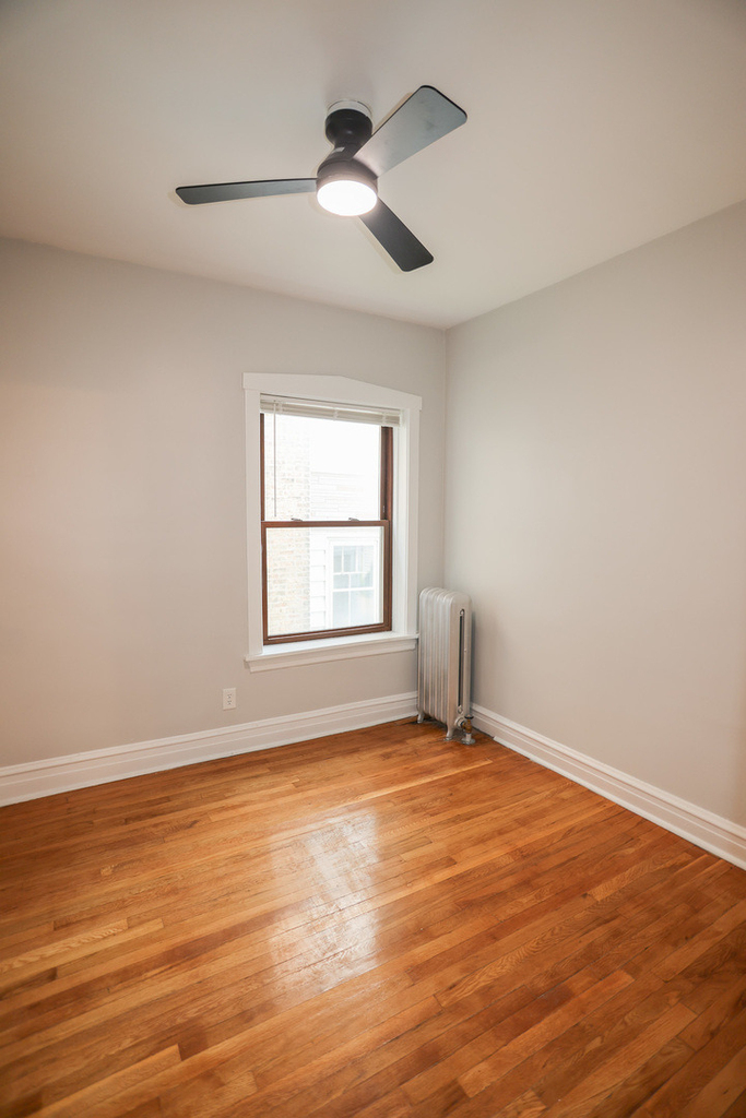 5338 W Montrose Avenue - Photo 9