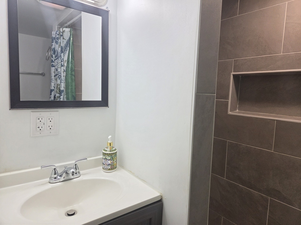 5718 W Melrose Street - Photo 14