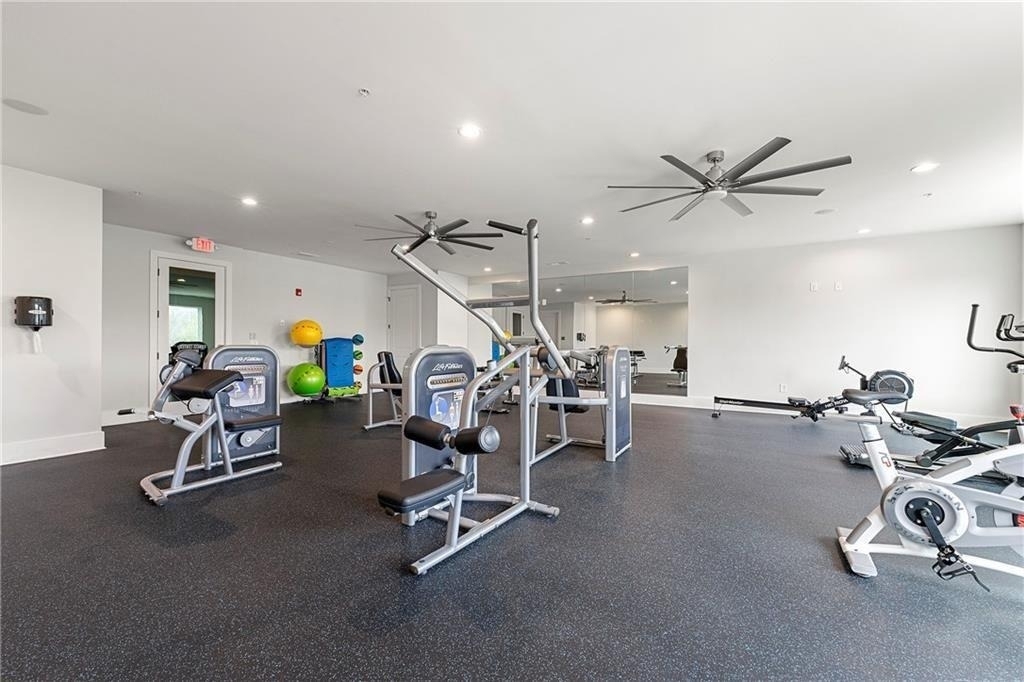 6890 Peachtree Dunwoody Road - Photo 22