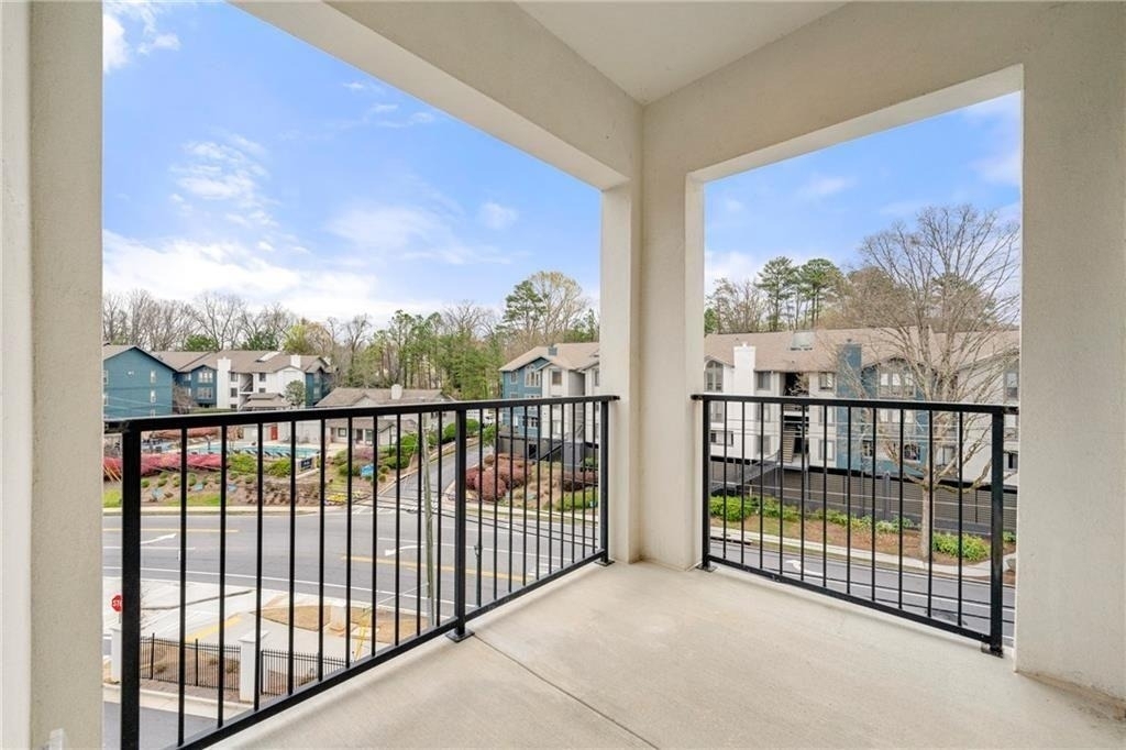 6890 Peachtree Dunwoody Road - Photo 11