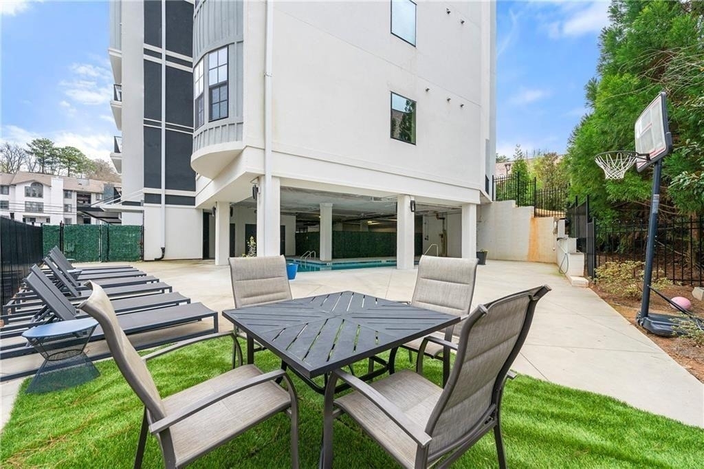 6890 Peachtree Dunwoody Road - Photo 24