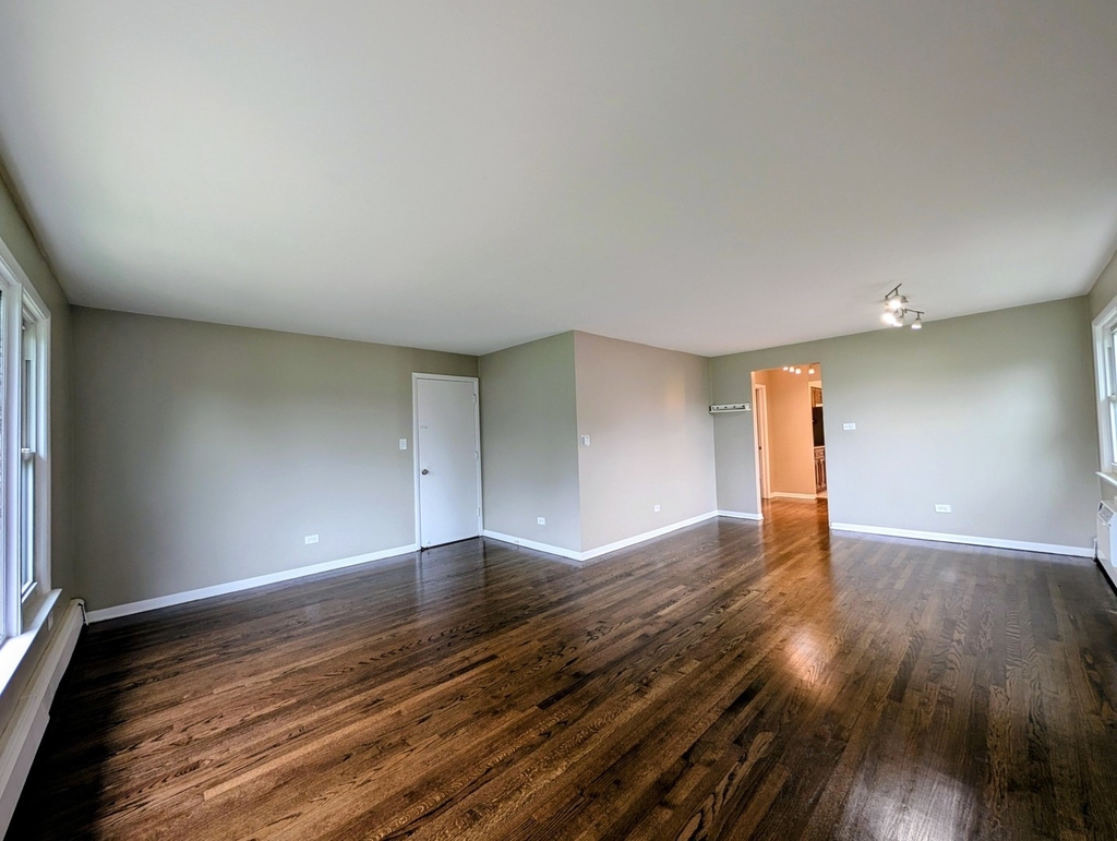 16w780 57th Street - Photo 5