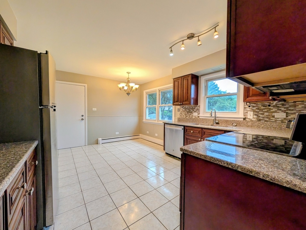 16w780 57th Street - Photo 13