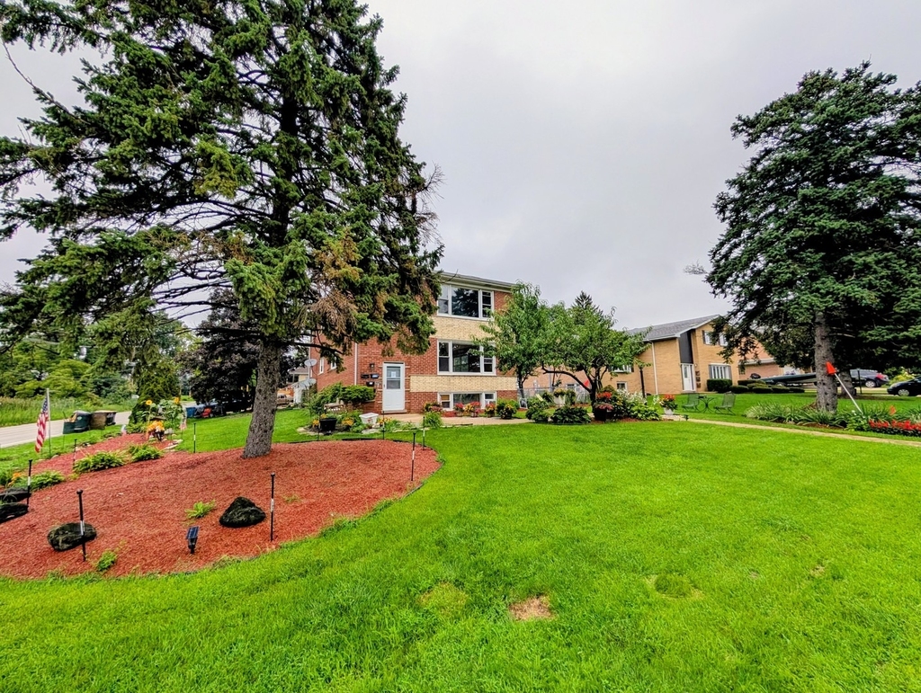 16w780 57th Street - Photo 23
