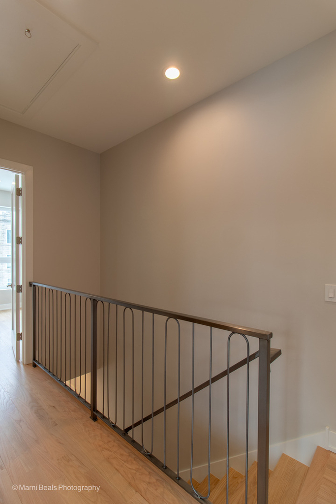 6749 S Langley Avenue - Photo 5