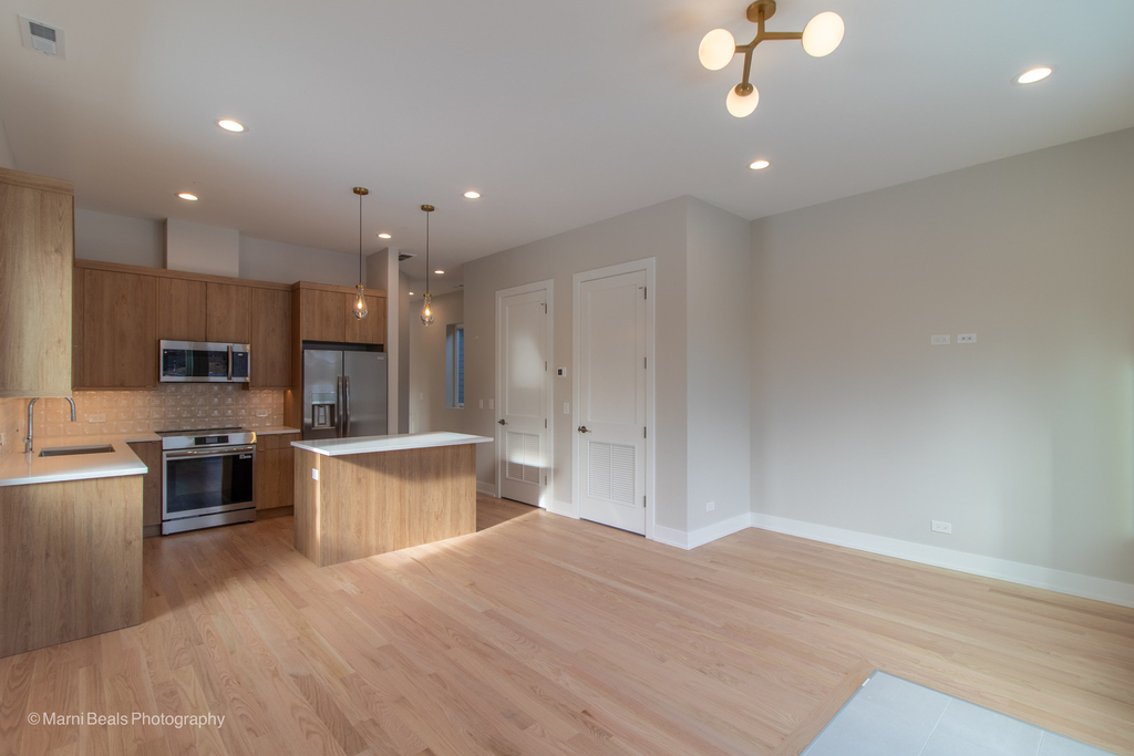 6749 S Langley Avenue - Photo 15