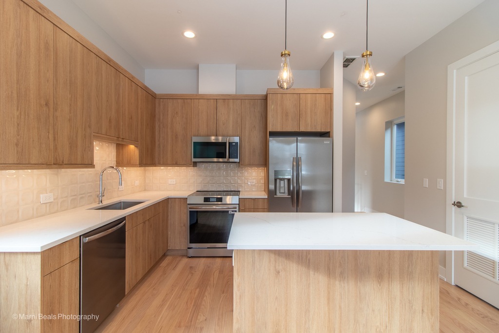6749 S Langley Avenue - Photo 25