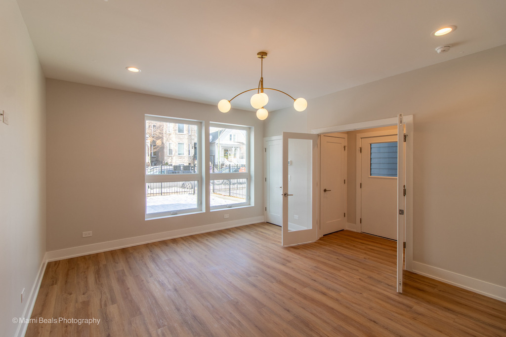 6749 S Langley Avenue - Photo 9