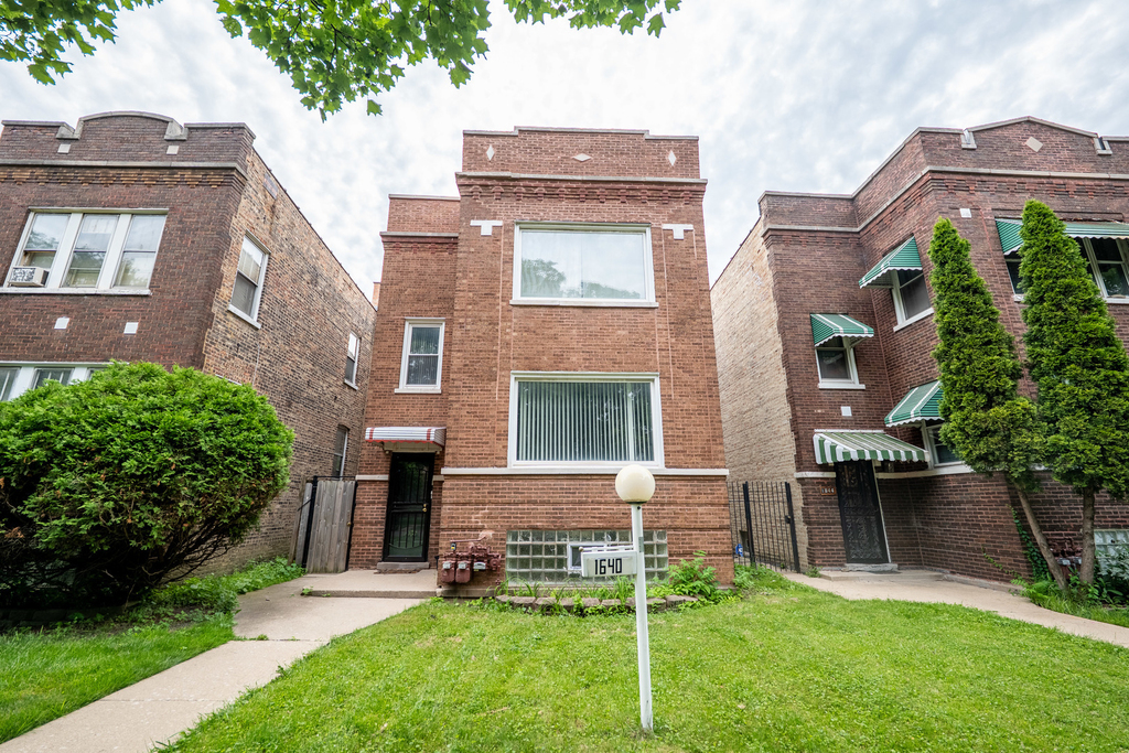 1640 N Linder Avenue - Photo 0