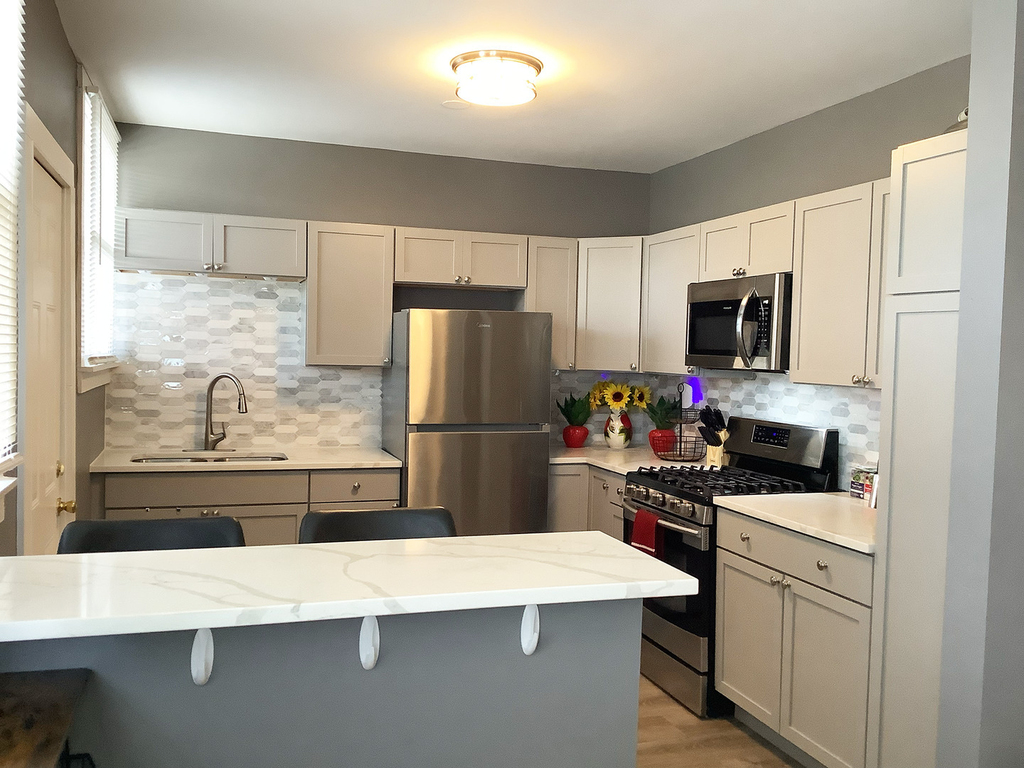 8010 S Honore Street - Photo 2