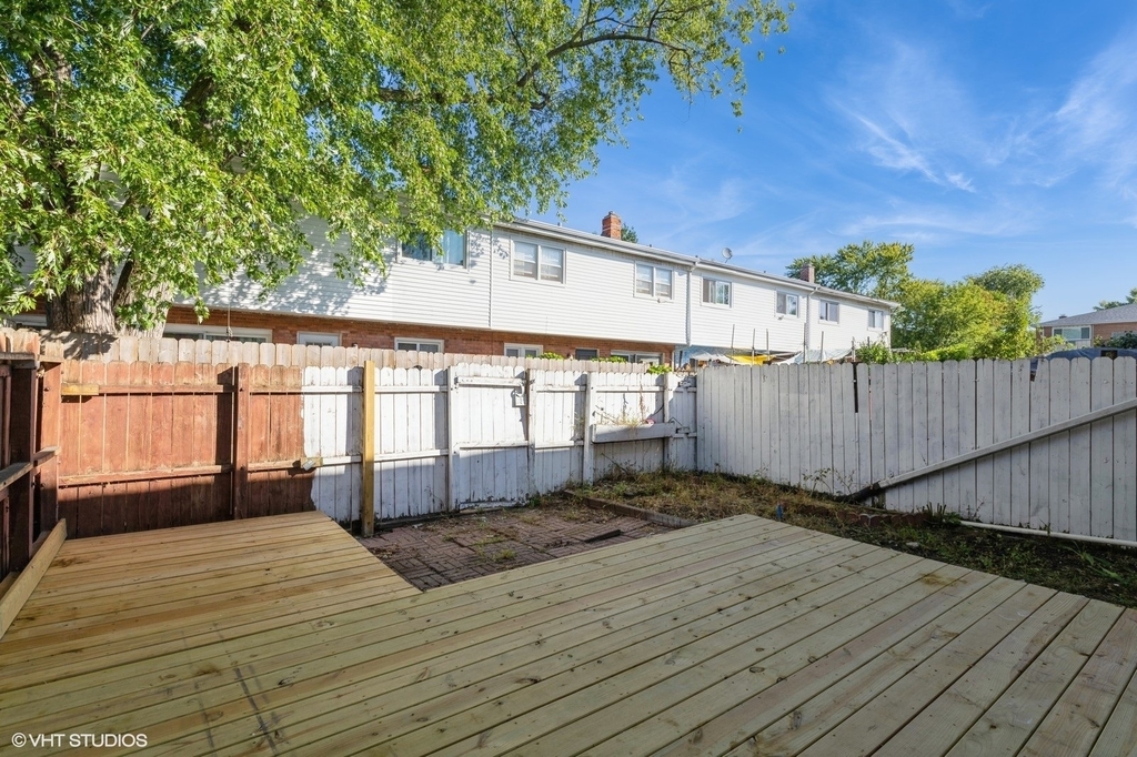 8842 Dee Road - Photo 20