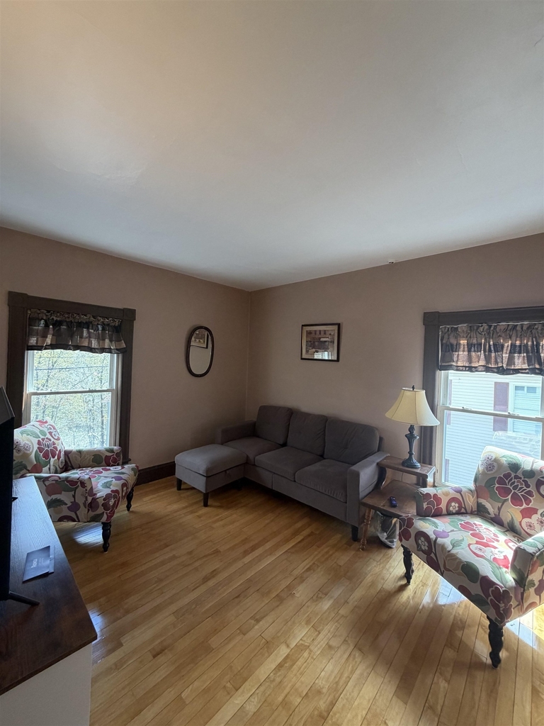 28 Smith - Photo 0