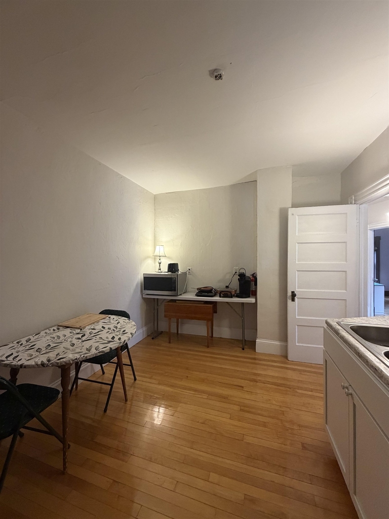 28 Smith - Photo 3