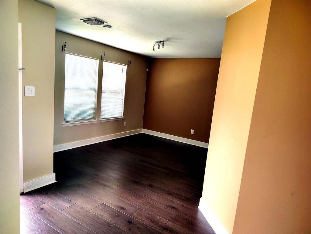 6334 Torrance Elms Court - Photo 2