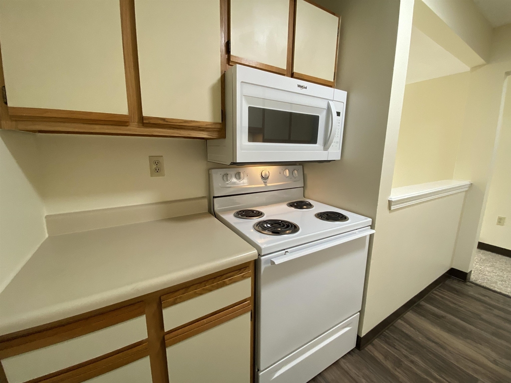 143 Eastern - Photo 7