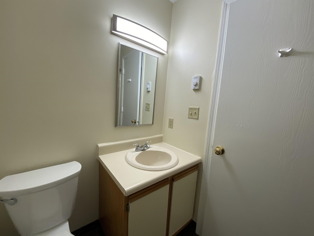 143 Eastern - Photo 24