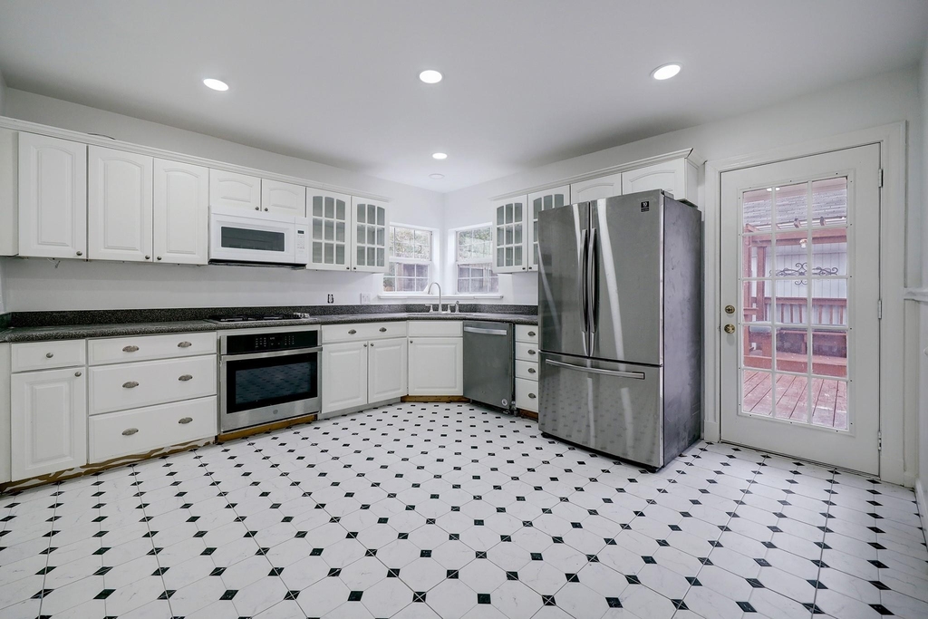 827 Le Green St - Photo 7