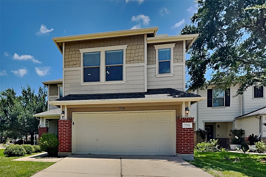 7718 Balsam Crossing Lane - Photo 0