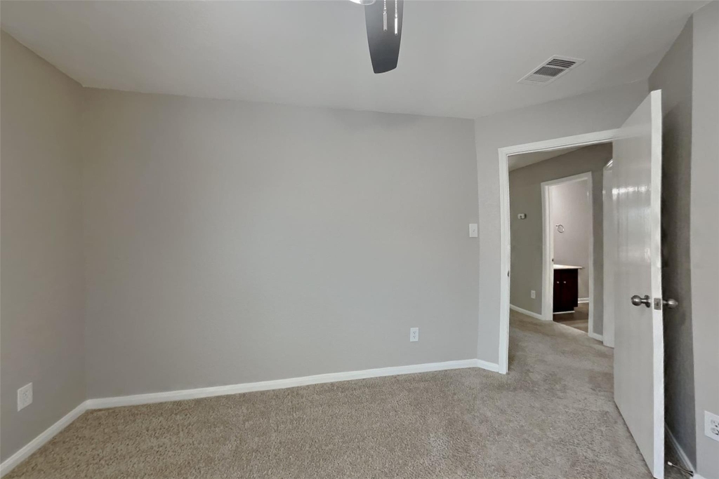 7718 Balsam Crossing Lane - Photo 9