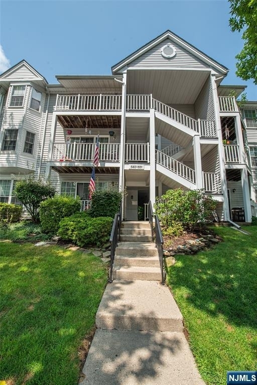 540 Holly - Photo 1
