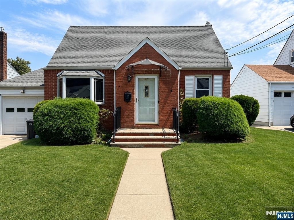 110 Rutherford - Photo 0