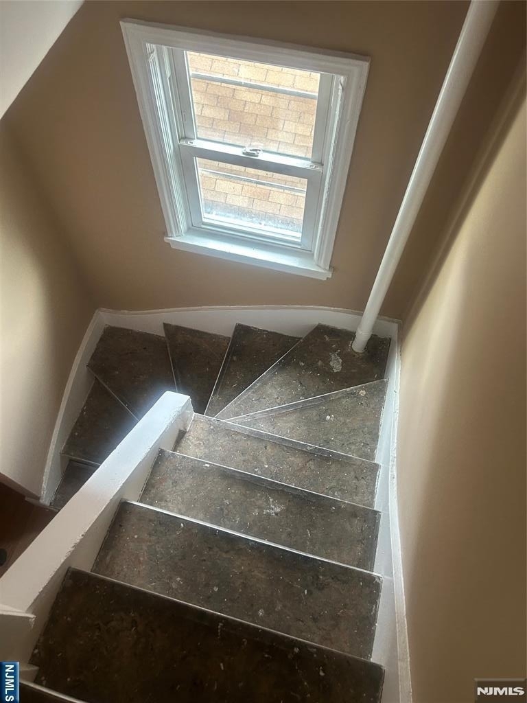 147 Lincoln - Photo 5
