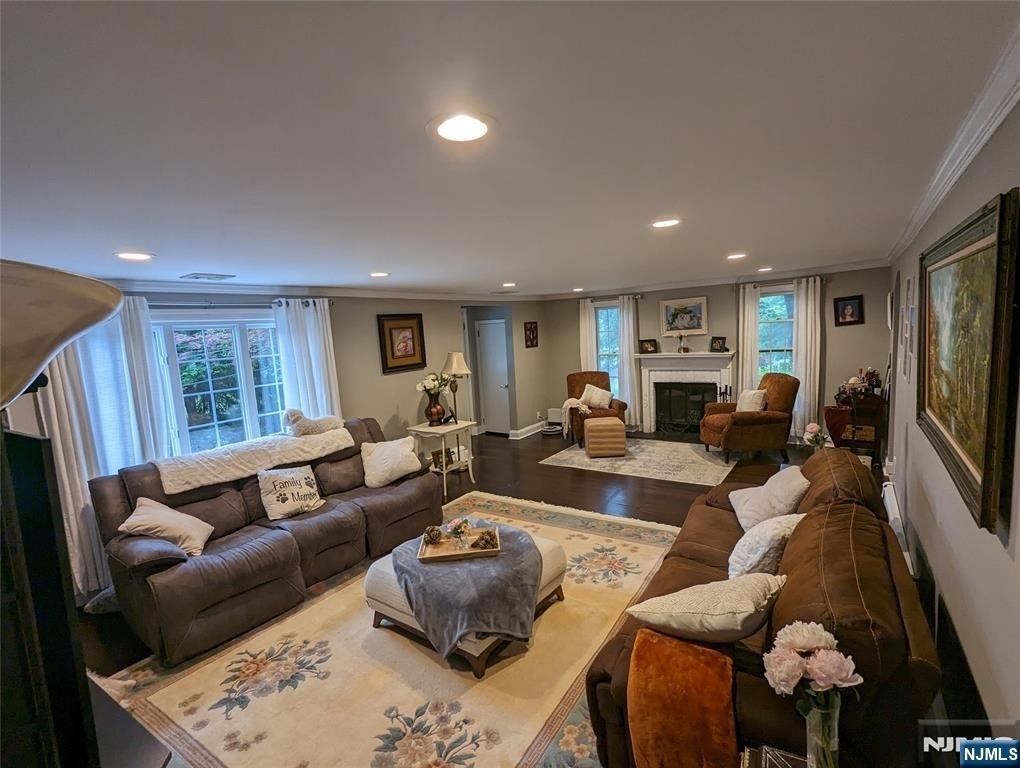 530 Shirley - Photo 1