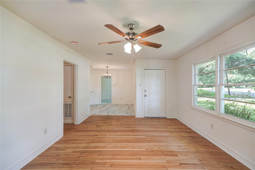 1319 Elm Street - Photo 5