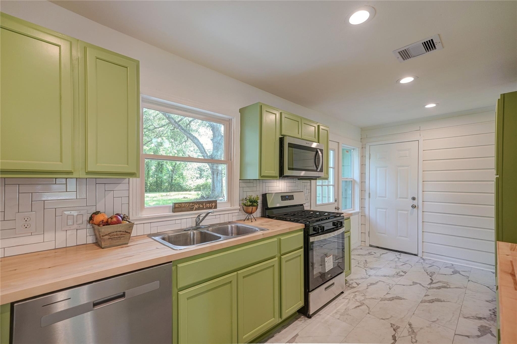 1319 Elm Street - Photo 17
