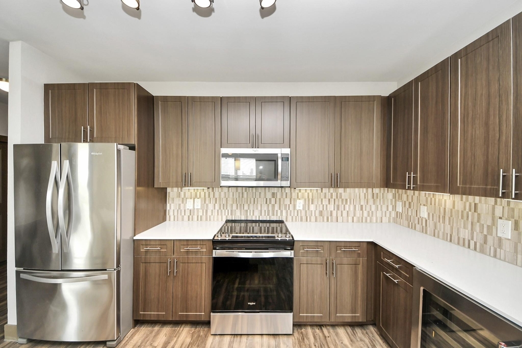 5454 Washington St Avenue - Photo 1