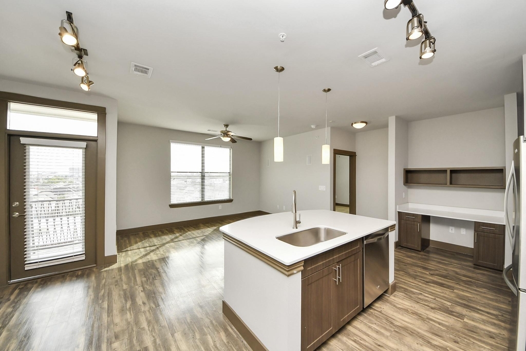 5454 Washington St Avenue - Photo 10