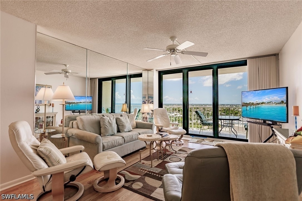 260 Seaview Court - Photo 5