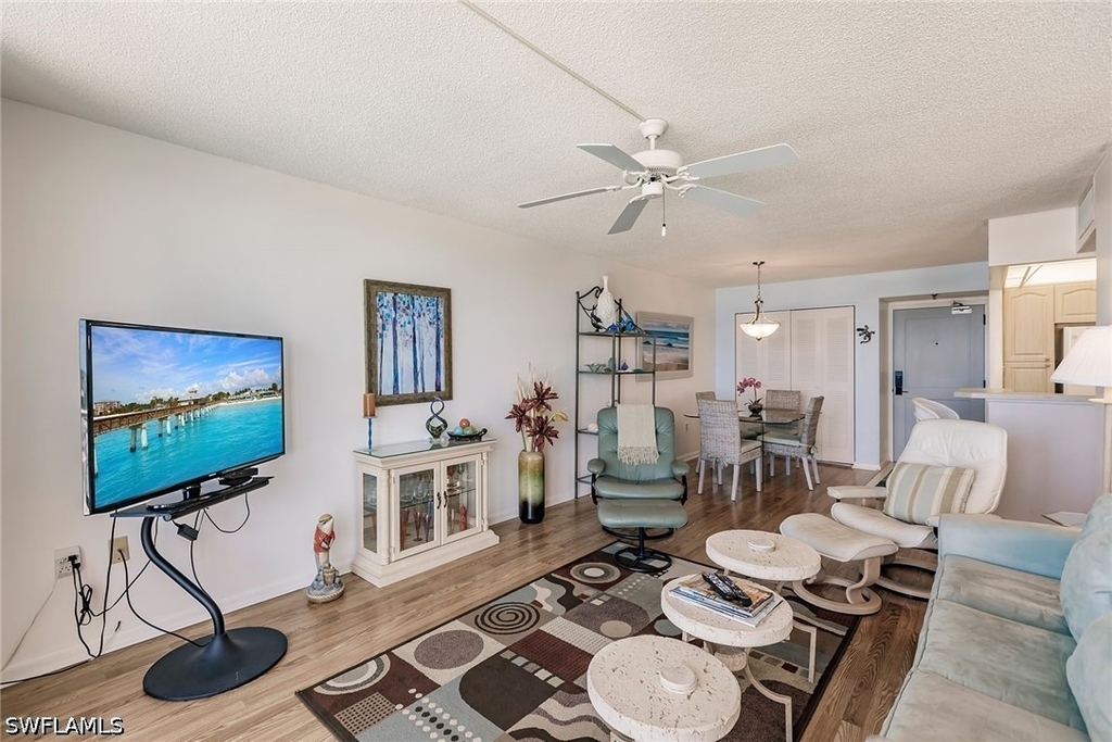 260 Seaview Court - Photo 8