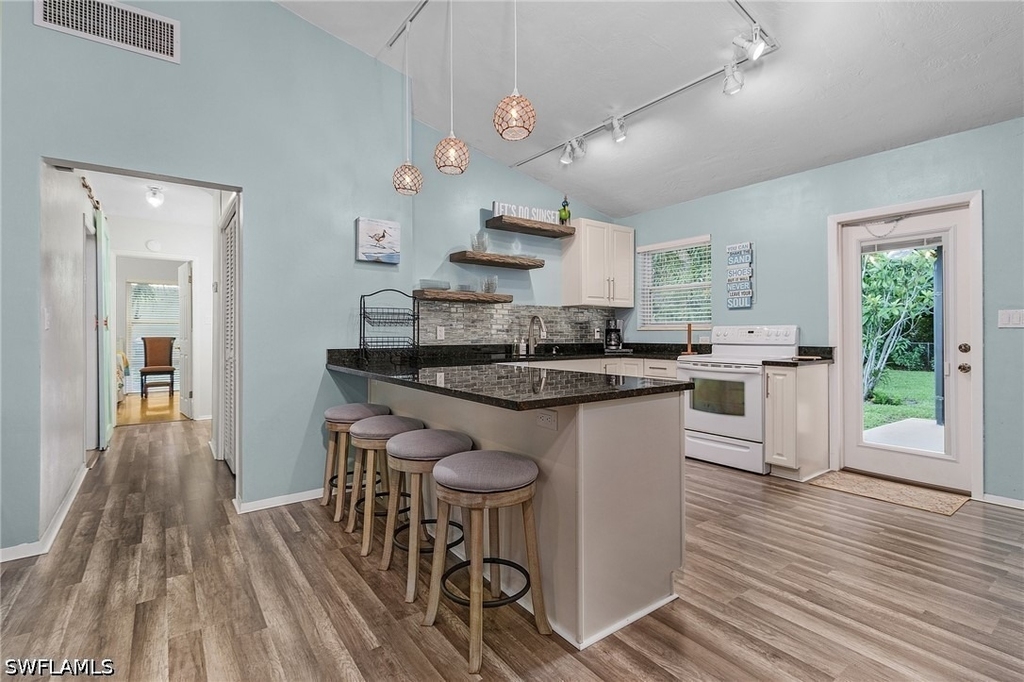 1281 10th Street N - Photo 10