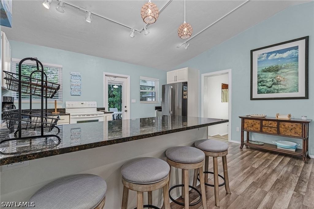 1281 10th Street N - Photo 12
