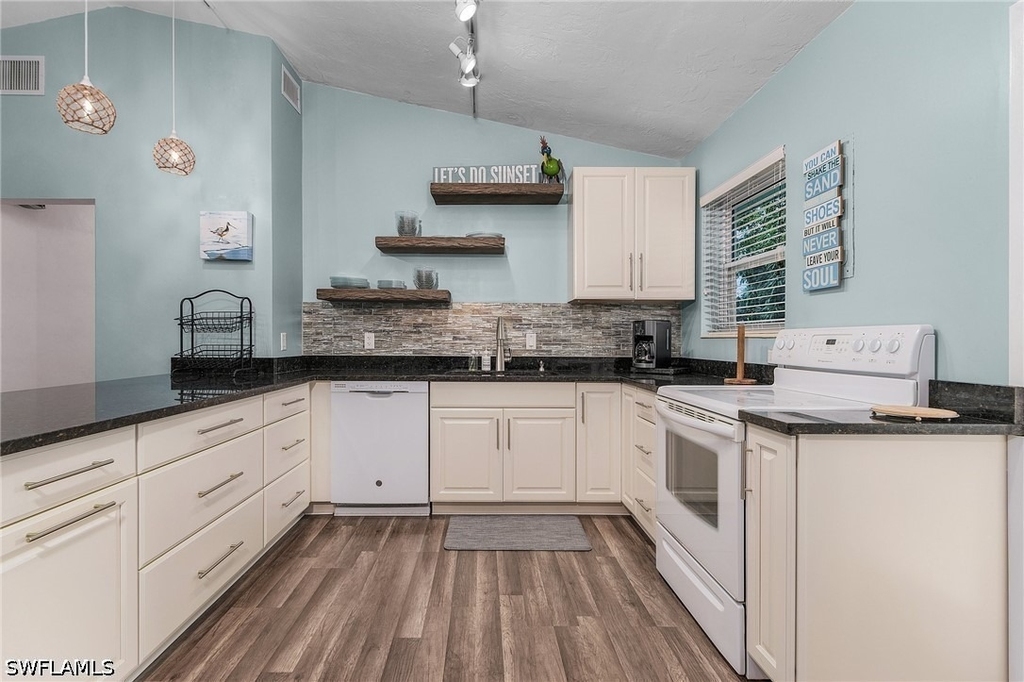 1281 10th Street N - Photo 11