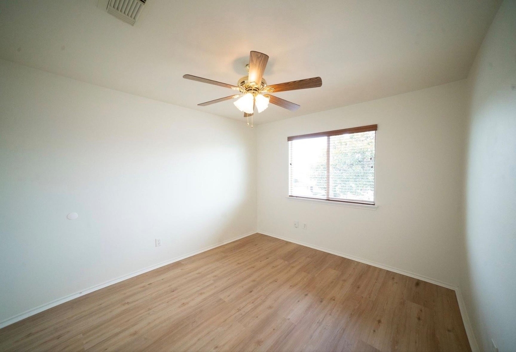 9519 Deep Valley Drive - Photo 13
