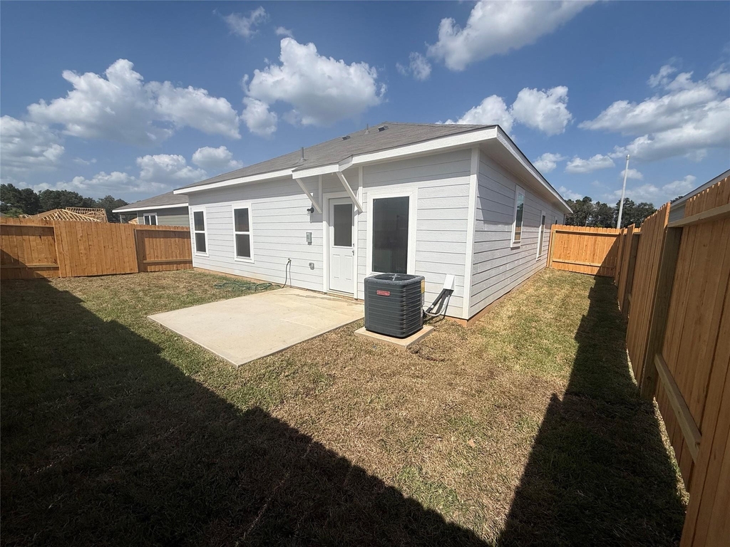 15881 Berry Hill Drive - Photo 1