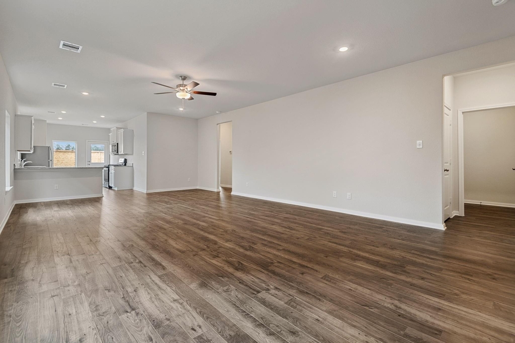 15881 Berry Hill Drive - Photo 3