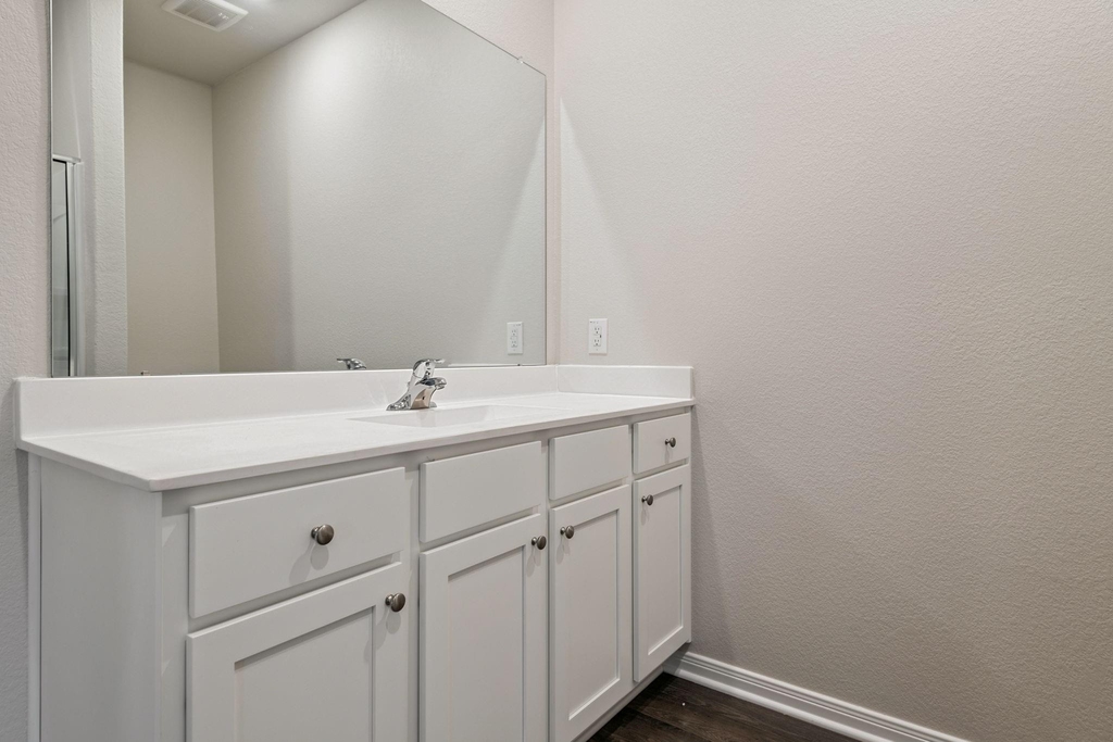15881 Berry Hill Drive - Photo 16