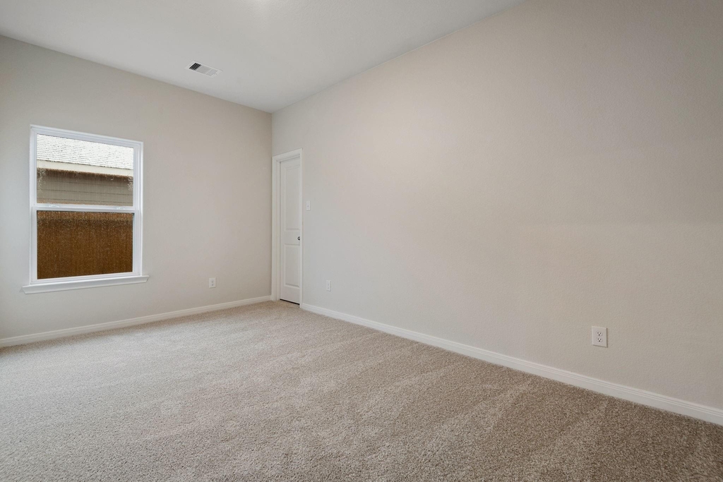 15881 Berry Hill Drive - Photo 12