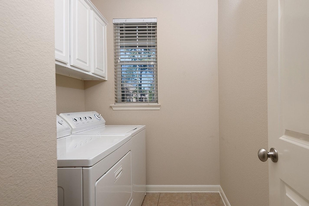 50 E Pipers Green - Photo 8
