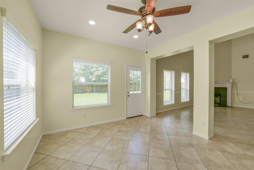 2414 Falcon Knoll Ln - Photo 15