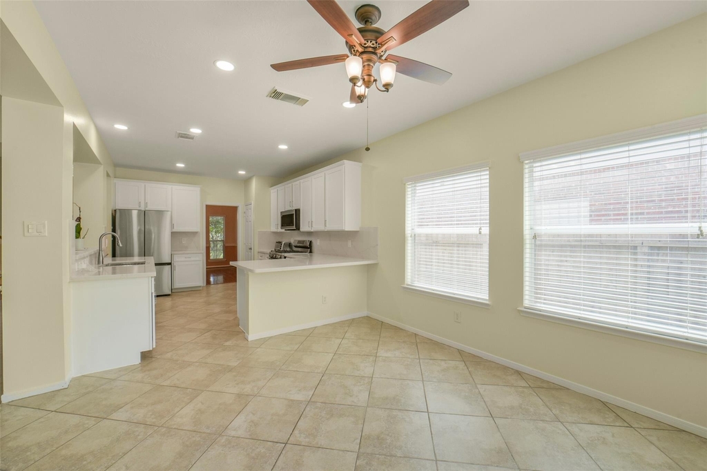 2414 Falcon Knoll Ln - Photo 17