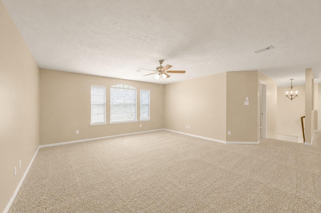 2414 Falcon Knoll Ln - Photo 32