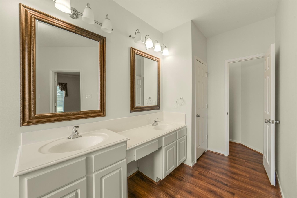 2414 Falcon Knoll Ln - Photo 28