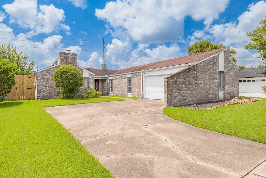13911 Locke Lane - Photo 0