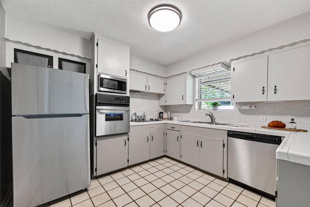 5114 Beechnut Street - Photo 9