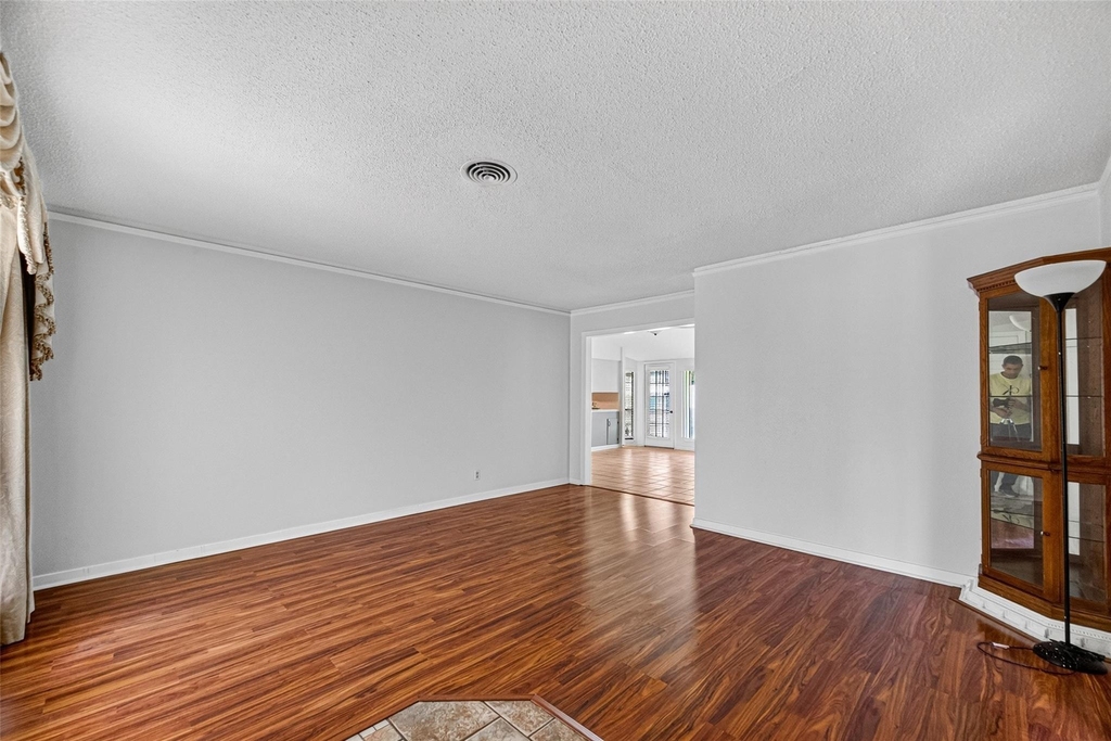 5114 Beechnut Street - Photo 6