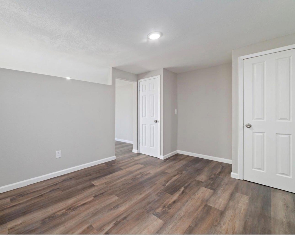 800 E Adoue Street - Photo 5